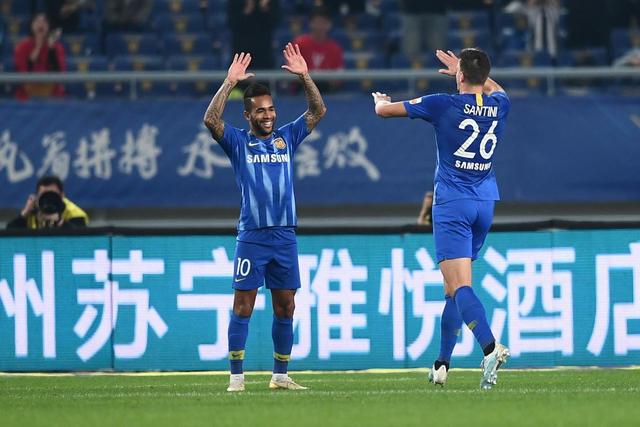 中国男篮在亚运会半决赛中惜败日本，昂首进入铜牌争夺战